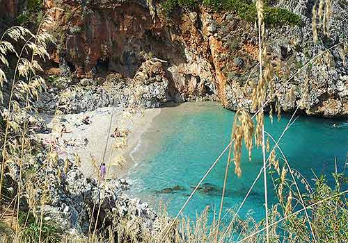 Een van de verborgen strandjes in natuurreservaat Lo Zingaro